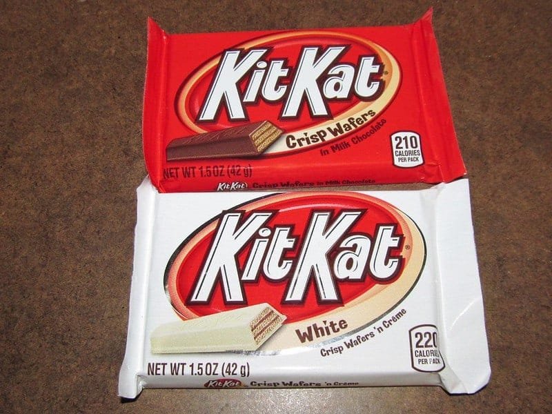 Can dogs eat white chocolate kitkat?